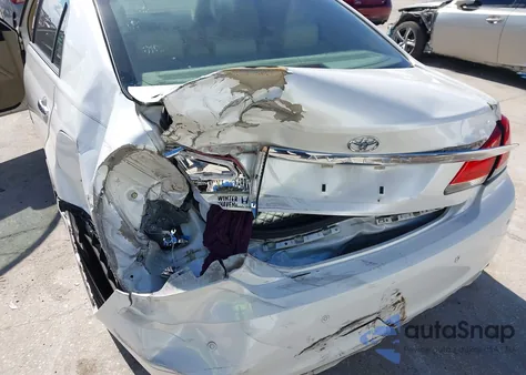 2011 Toyota Avalon Limited z USA, uszkodzony, nr VIN 4T1BK3DB5BU431540